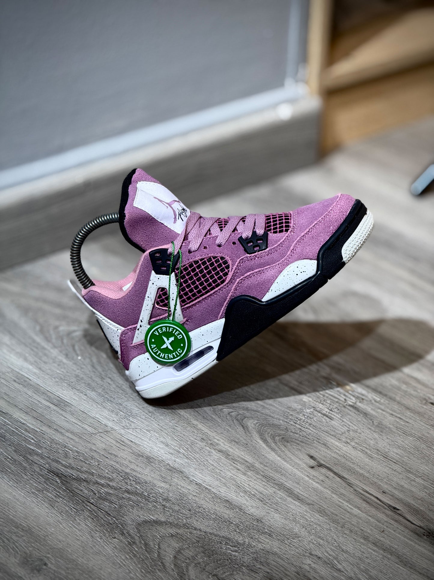 Air Jordan Retro 4 Orchid