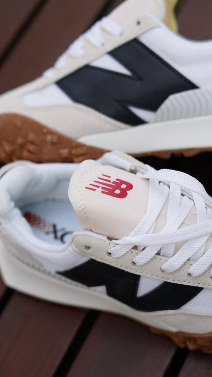 New balance blanca negra
