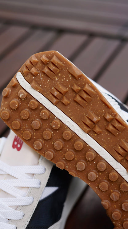 New balance blanca negra