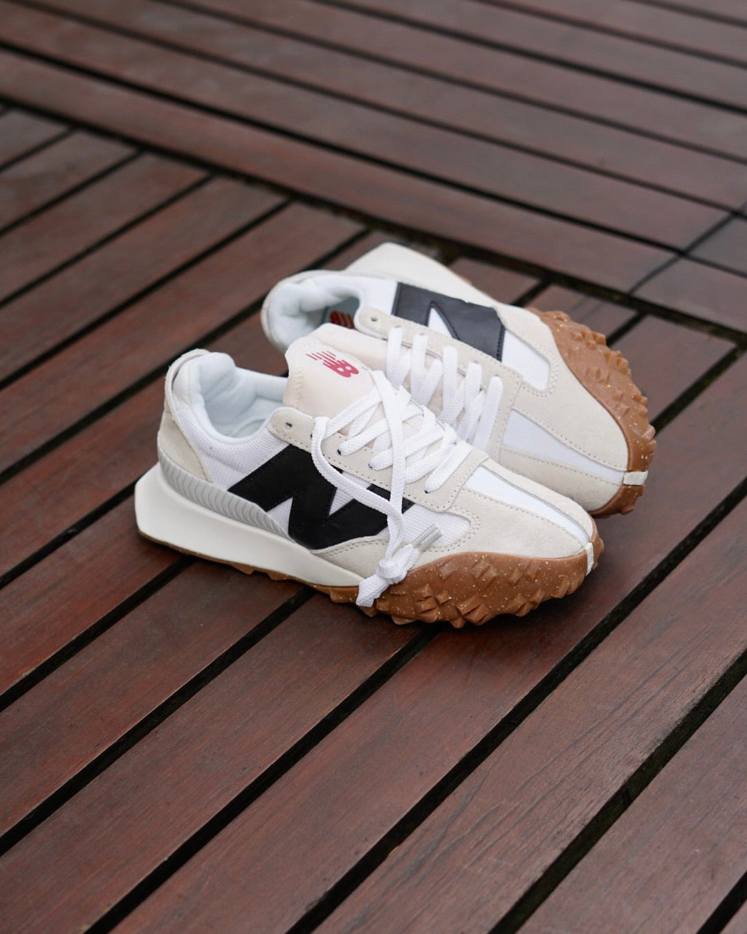 New balance blanca negra