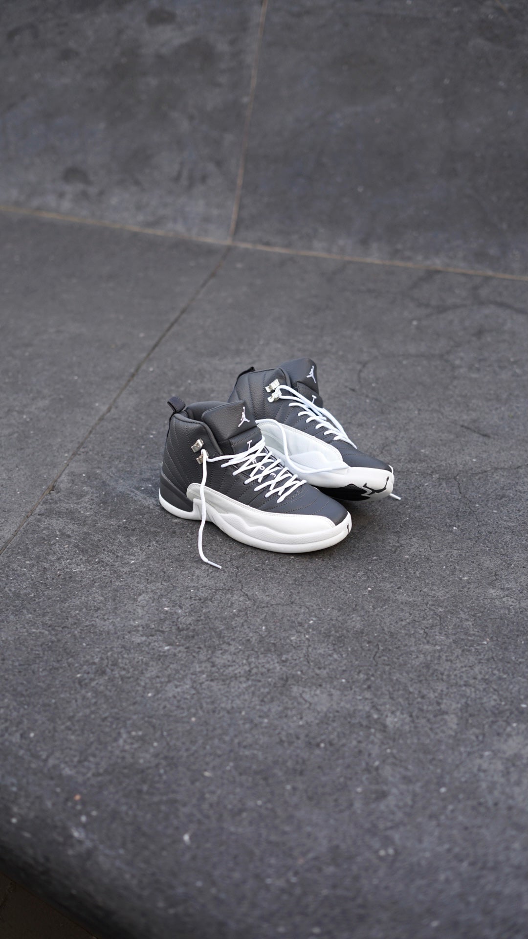 Jordan R12 gris-blanco