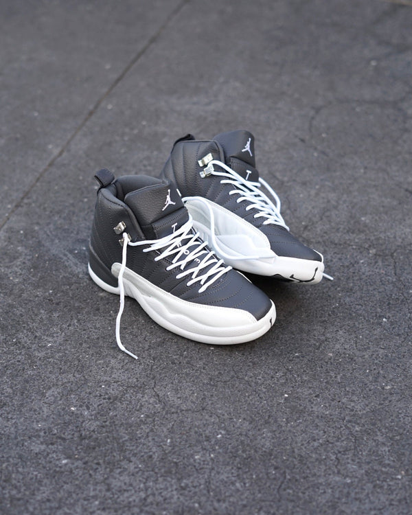 Jordan R12 gris-blanco