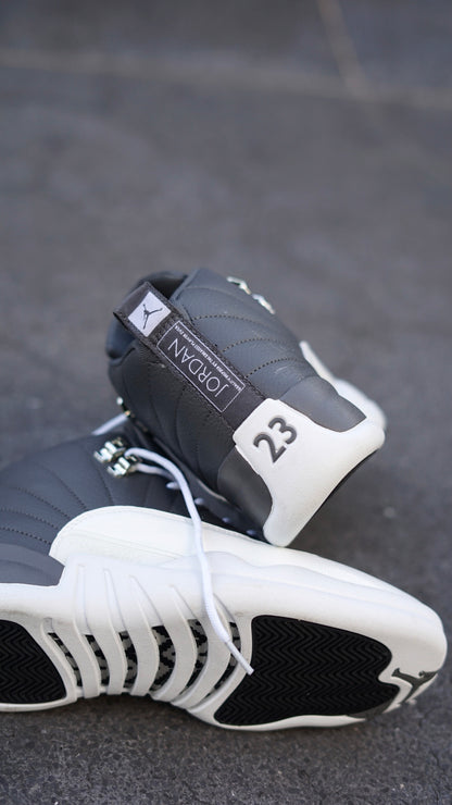 Jordan R12 gris-blanco