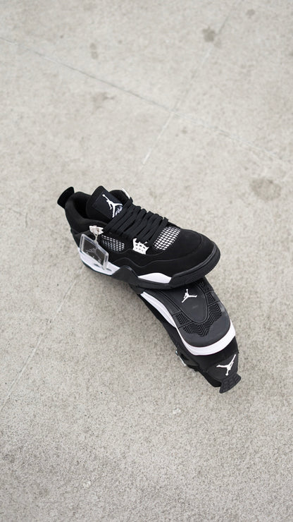 Air Jordan Retro 4 Negra Blanca