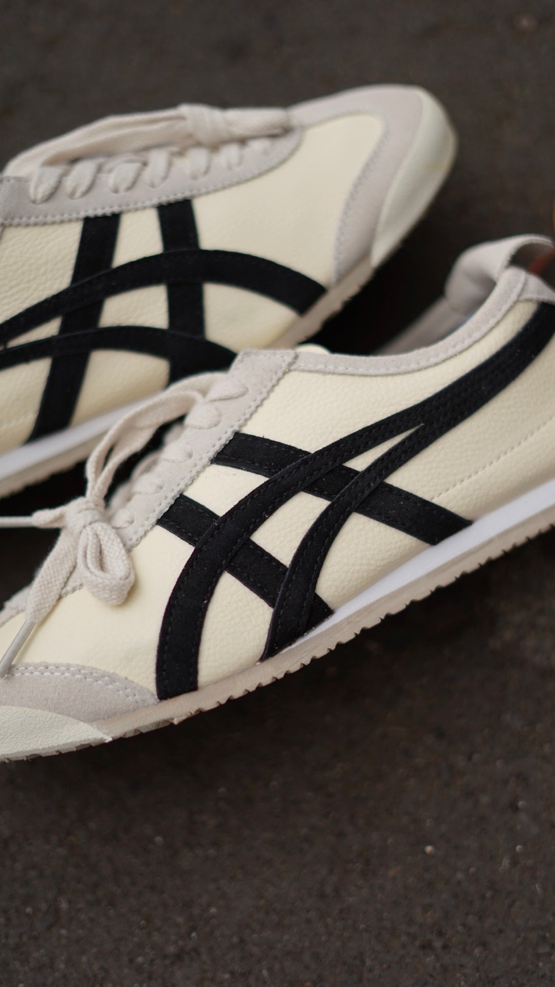 Asicis tiger beige