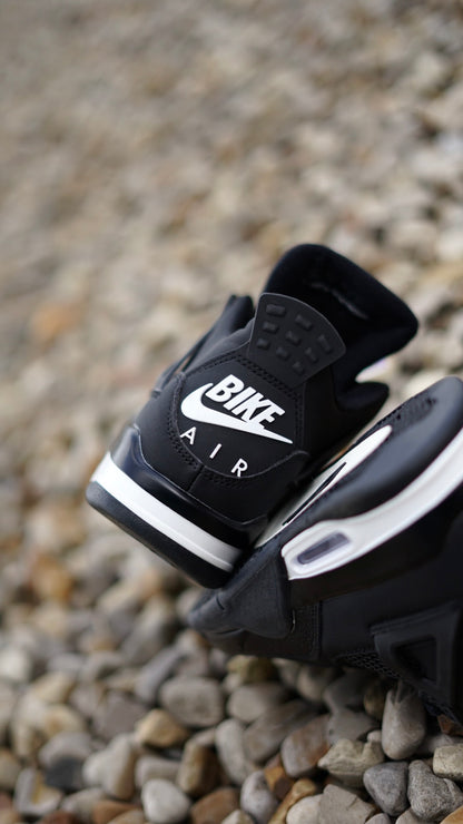 Air Jordan Retro 4 bike negra