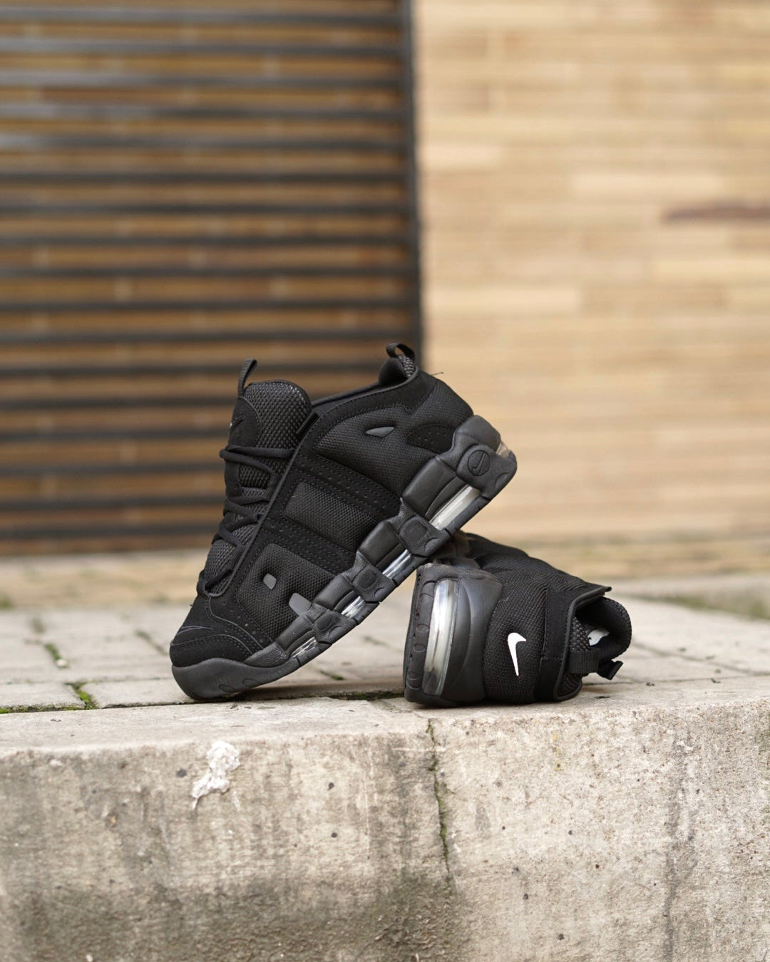 Nike uptempo negra