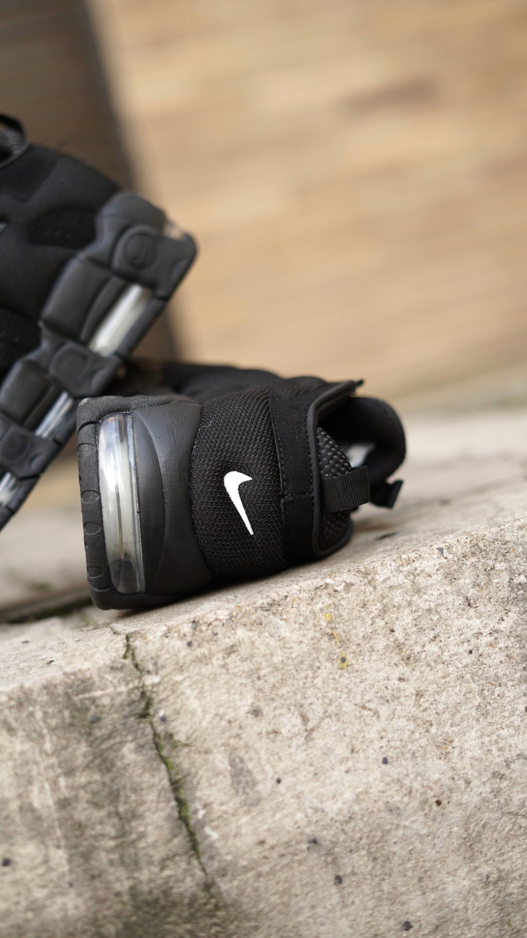 Nike uptempo negra