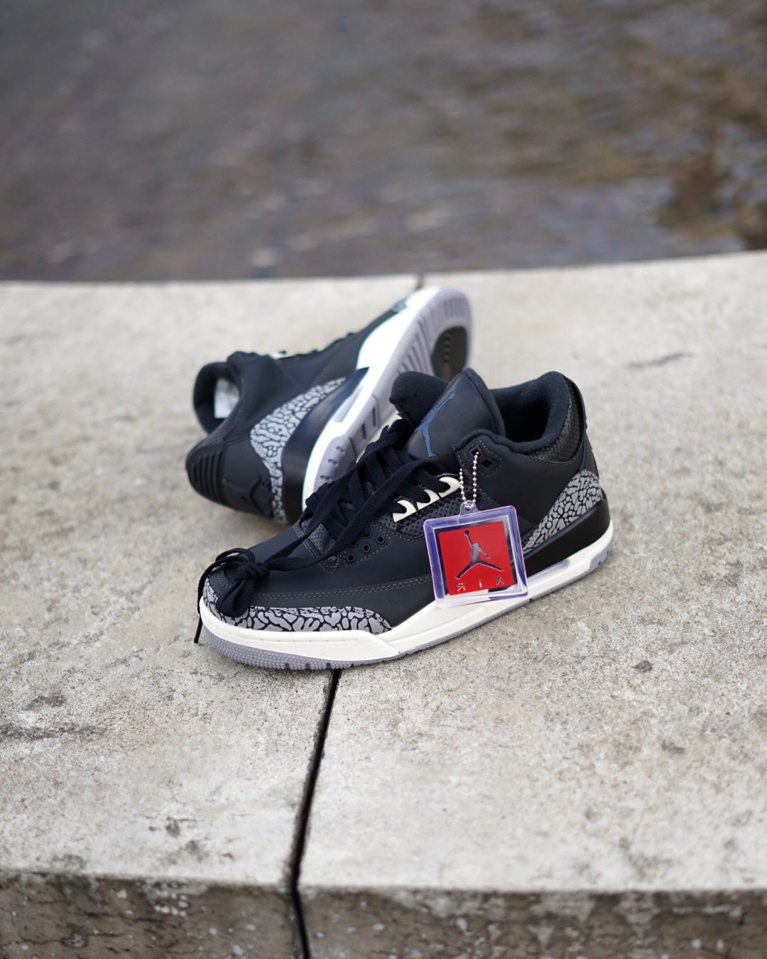 Air Jordan Retro 3 negra