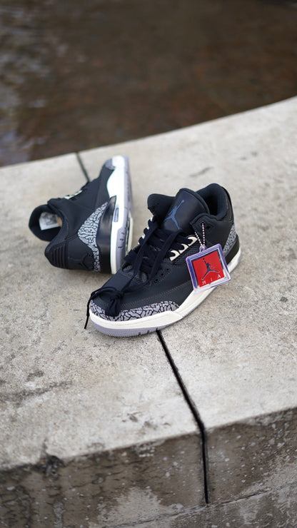 Air Jordan Retro 3 negra