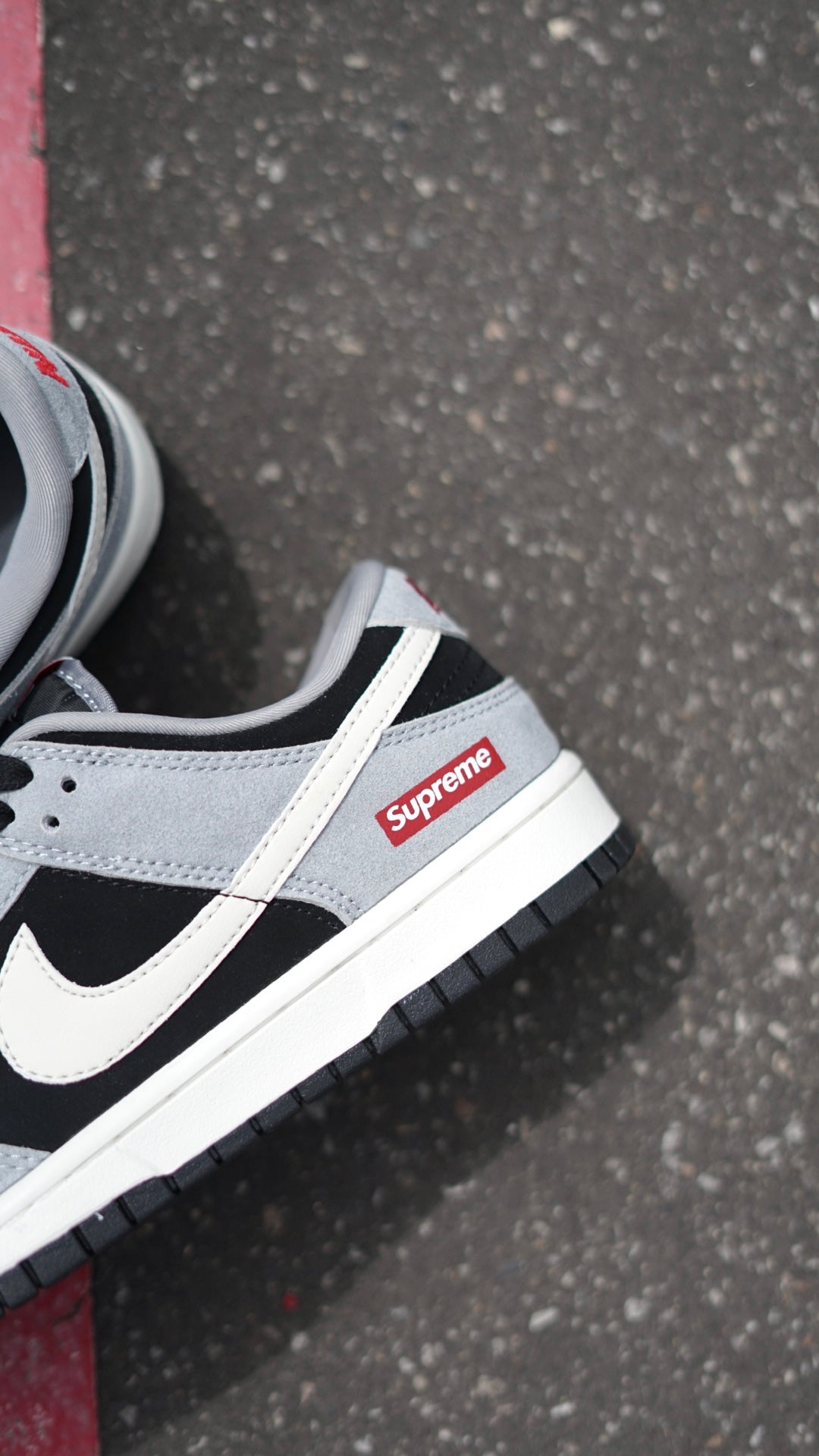 Dunk sb supreme gris negra