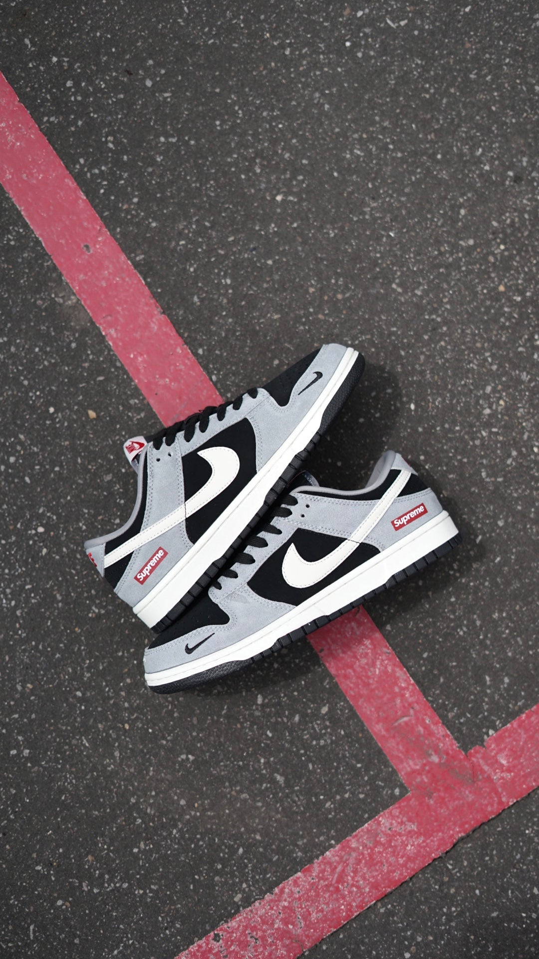 Dunk sb supreme gris negra