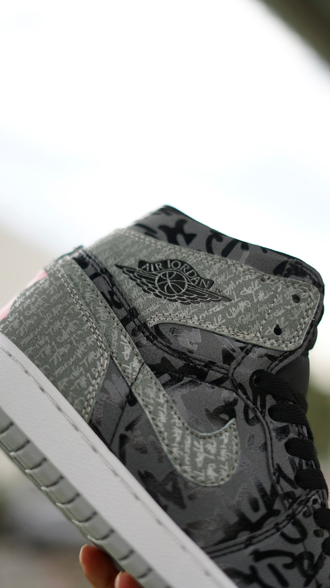 Jordan R1 high OG Rebellionaire
