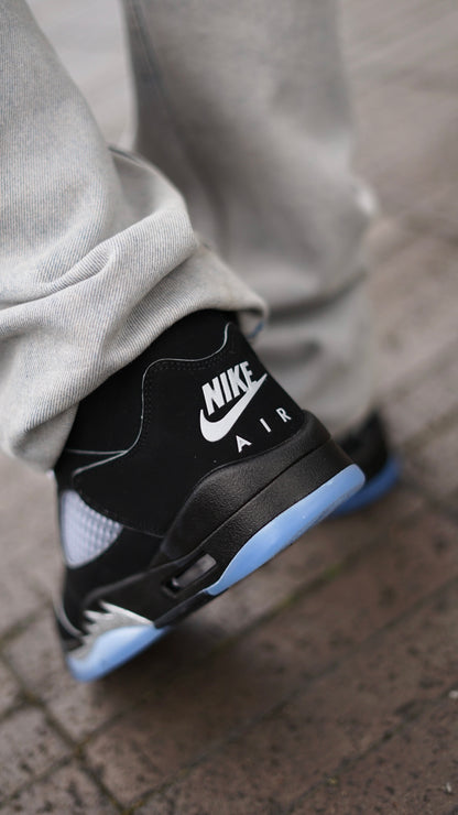 Jordan R5 negro