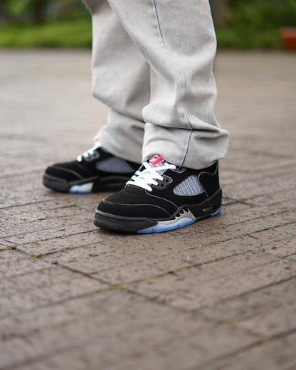 Jordan R5 negro