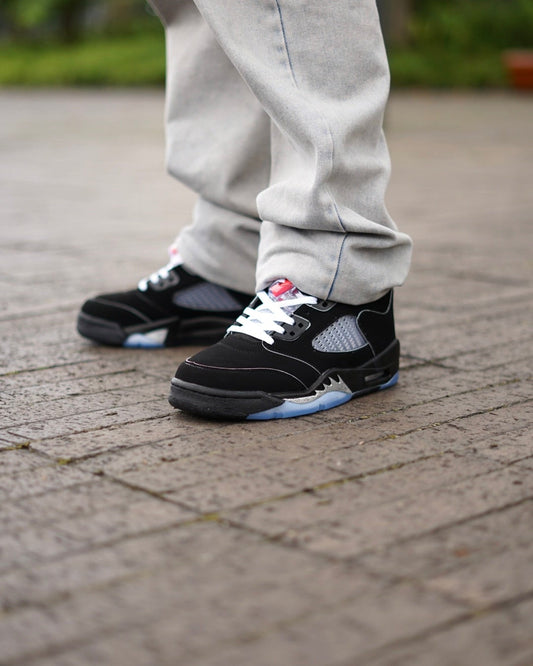 Jordan R5 negro