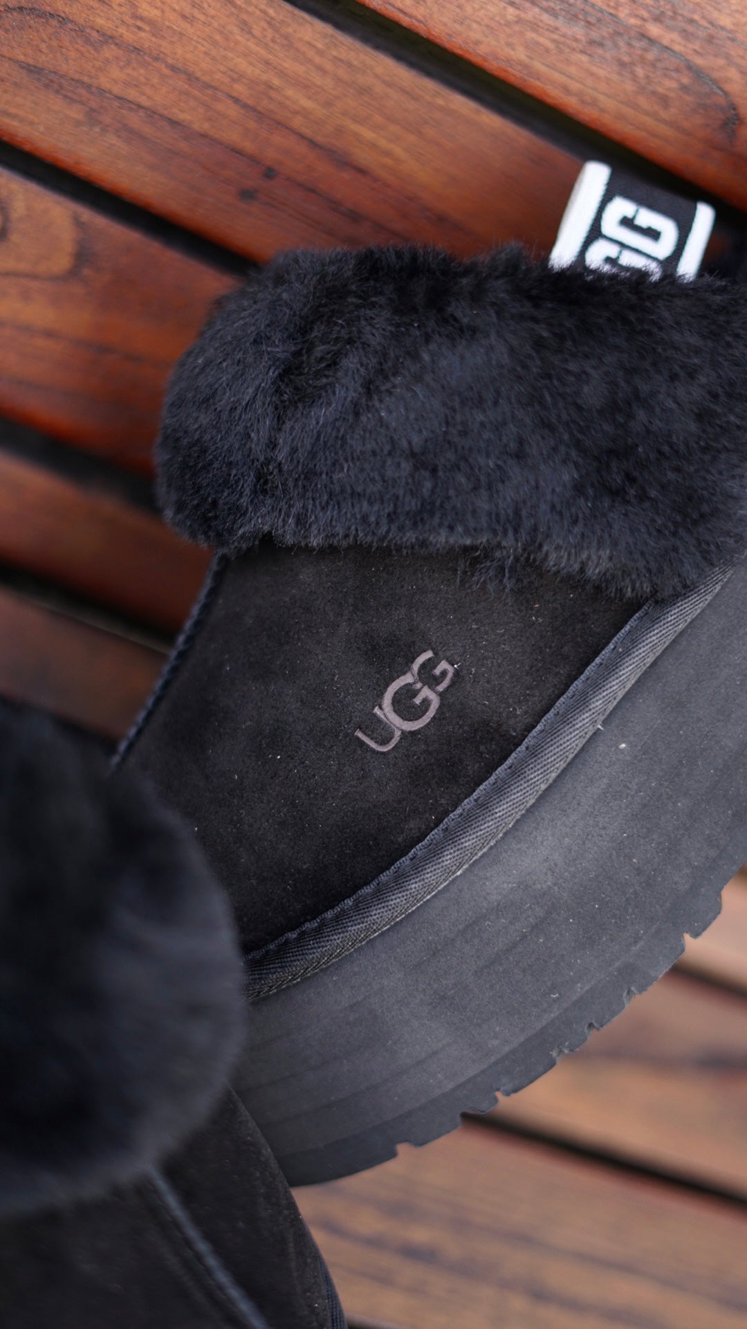 Ugg negra