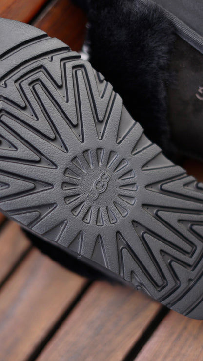 Ugg negra