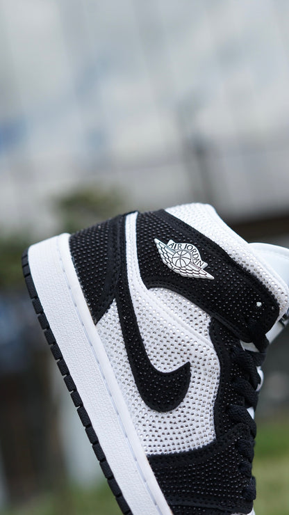 Jordan R1 negra con blanco diamantada