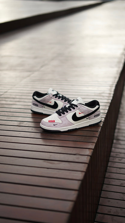 Nike dunk low supreme