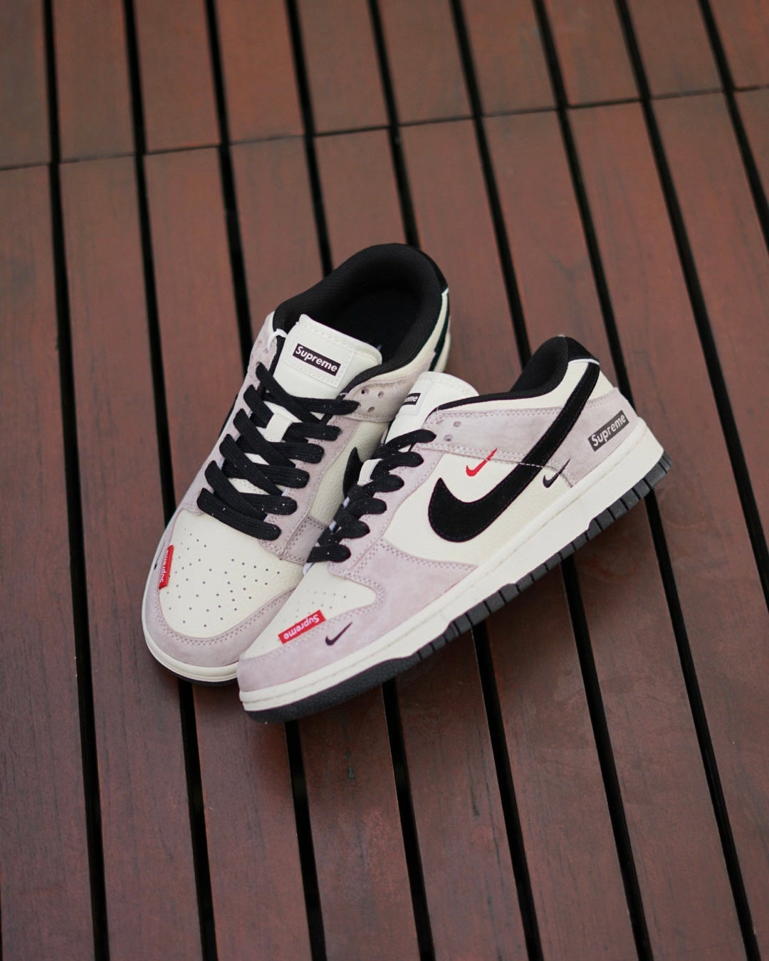 Nike dunk low supreme
