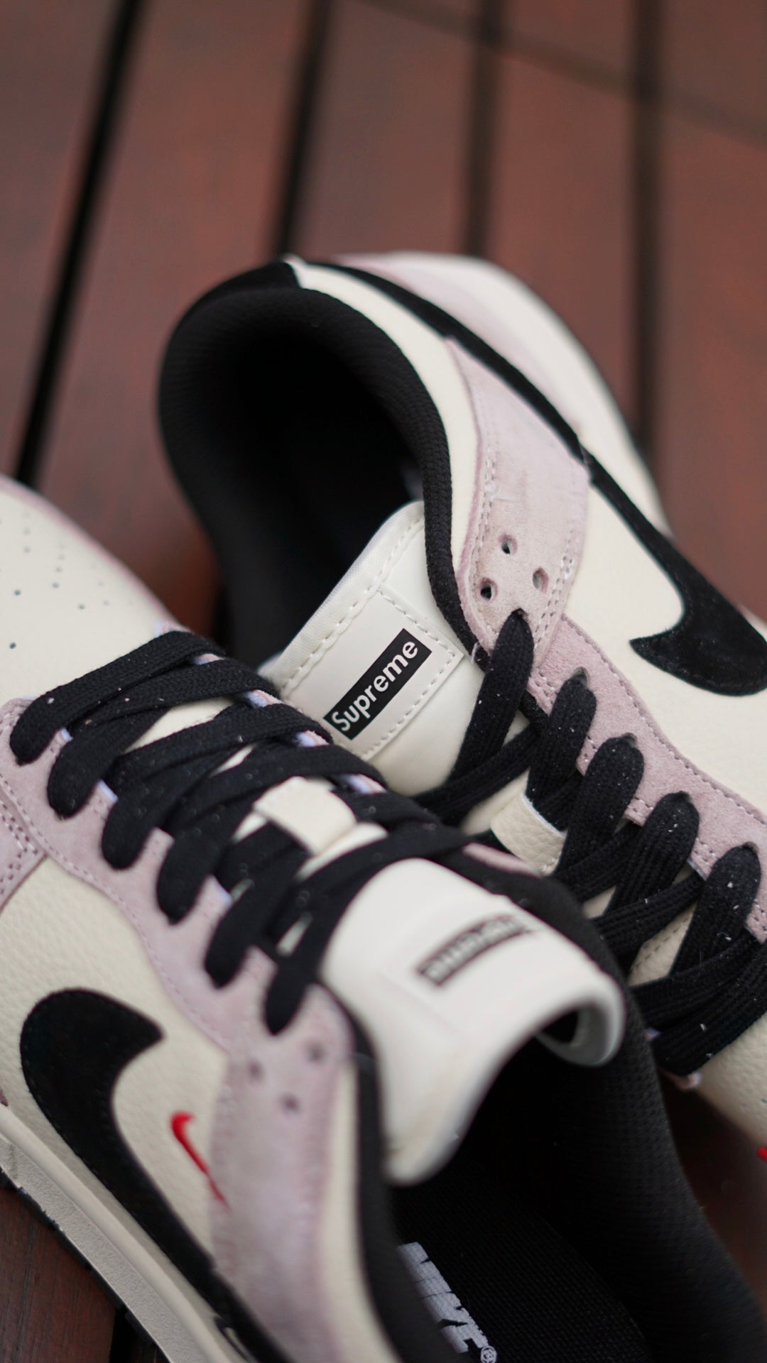 Nike dunk low supreme