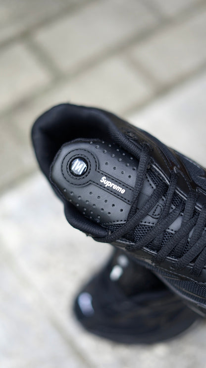 Nike shox supreme negra