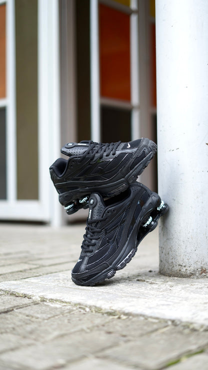 Nike shox supreme negra