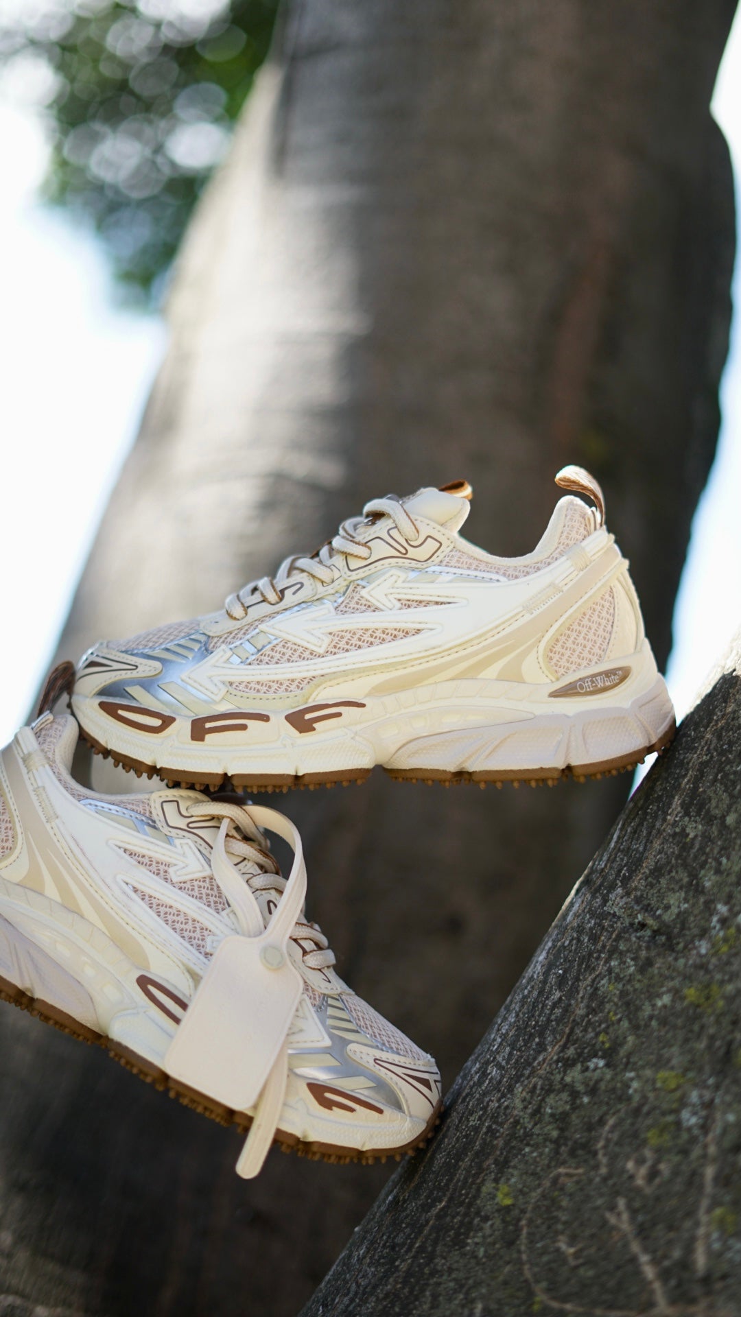 Off-White Be Right Back Beige