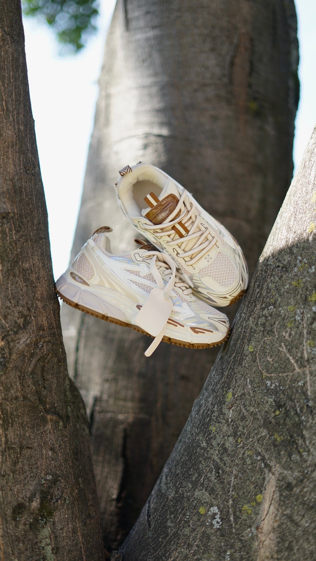 Off-White Be Right Back Beige