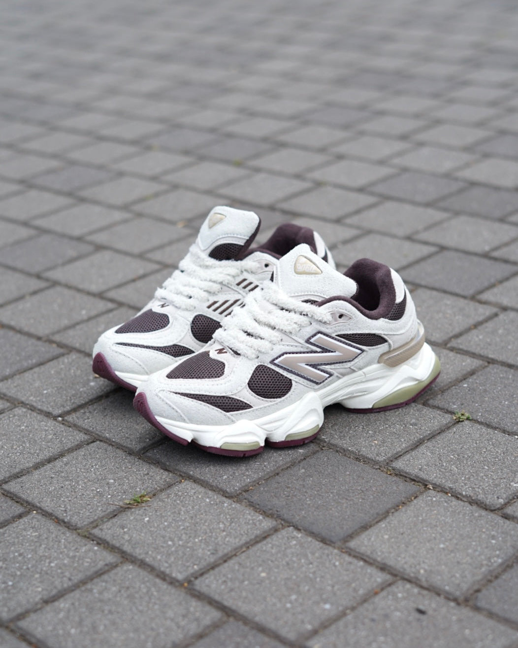 New balance vinotinto 9060