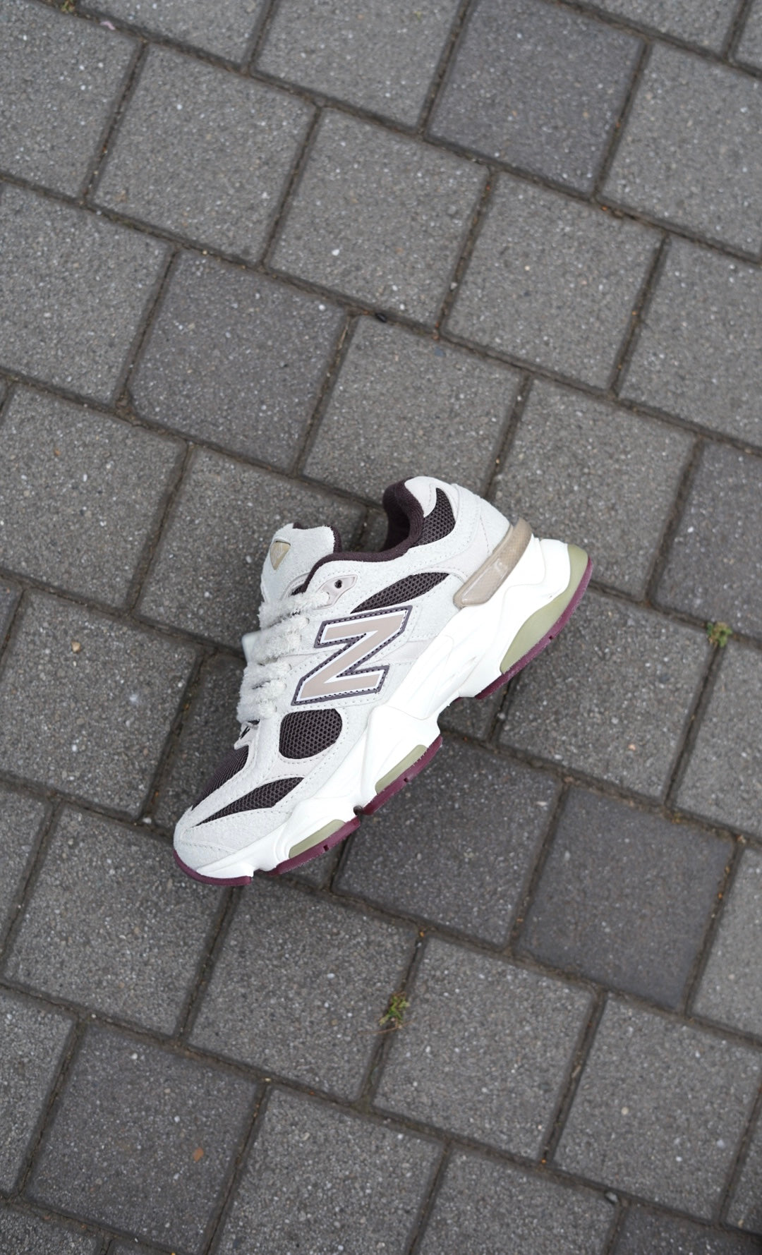 New balance vinotinto 9060