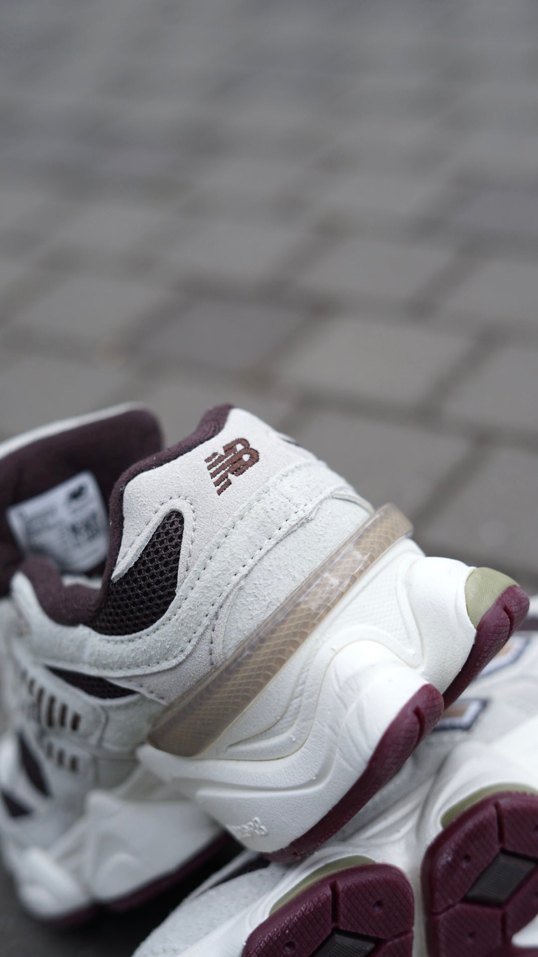 New balance vinotinto 9060