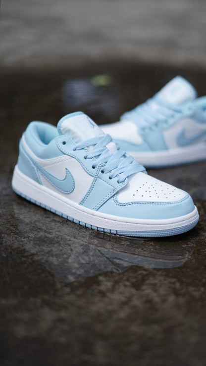Air Jordan Retro 1 Low Azul Claro