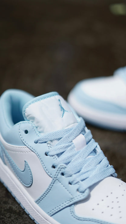 Air Jordan Retro 1 Low Azul Claro