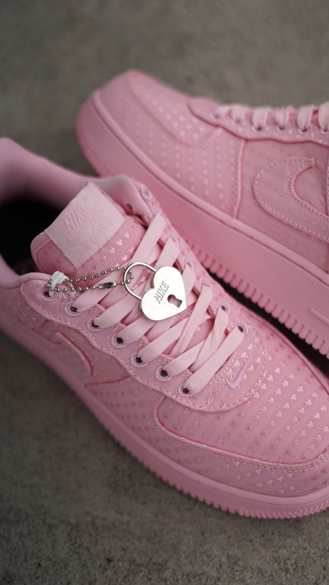 Air Force 1 07 SE Valentines