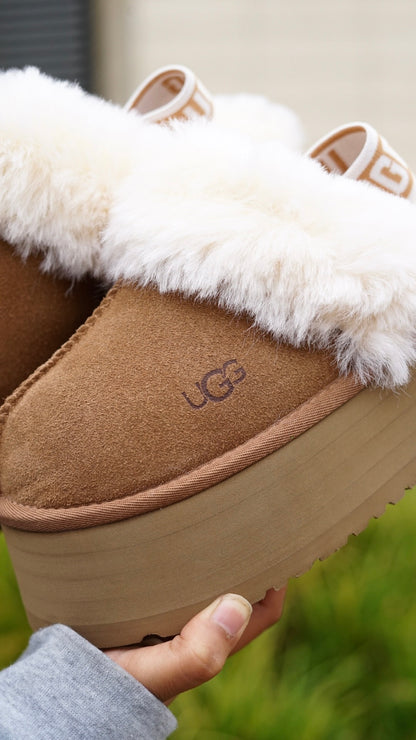 UGG goldenstar clog cafe