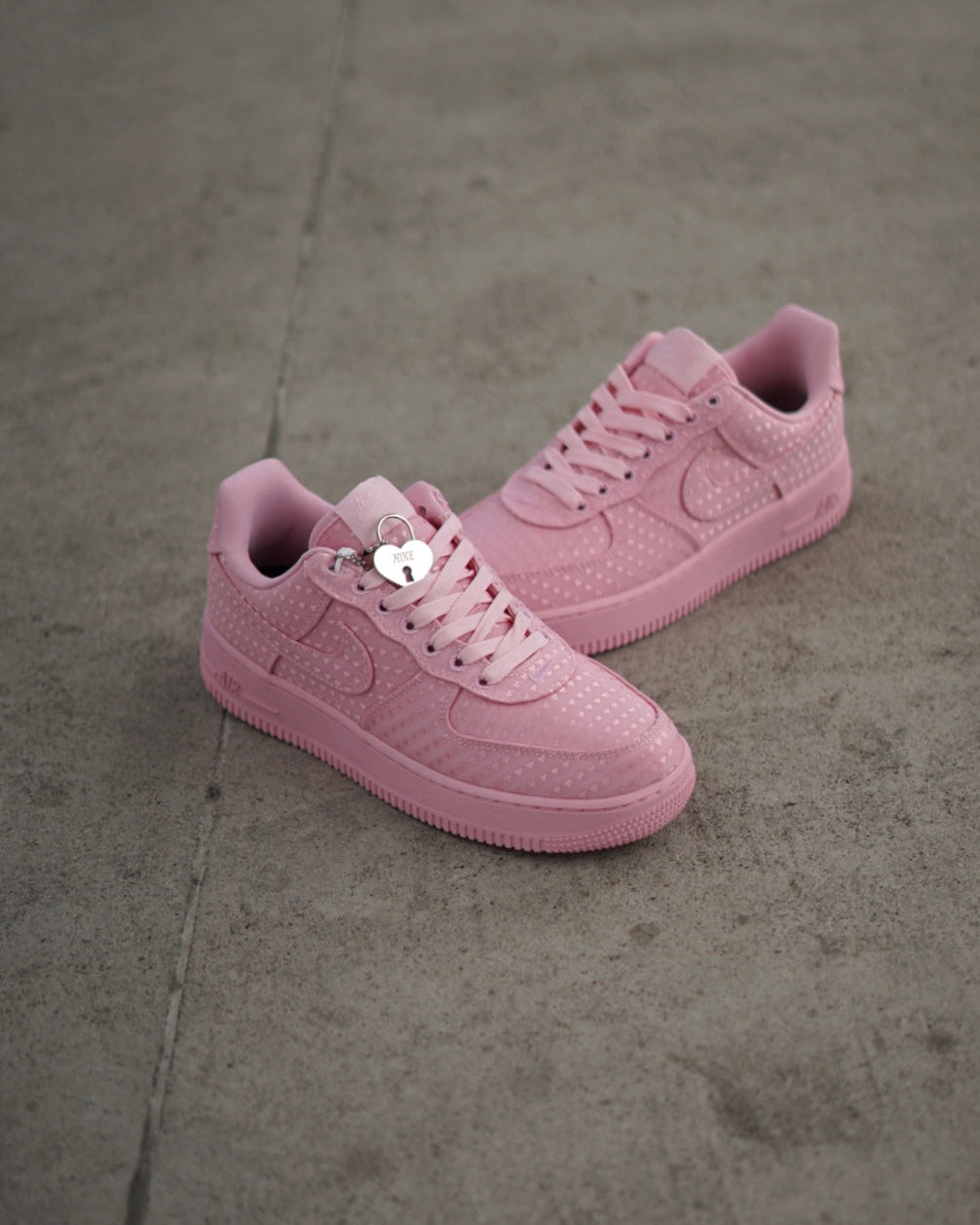 Air Force 1 07 SE Valentines