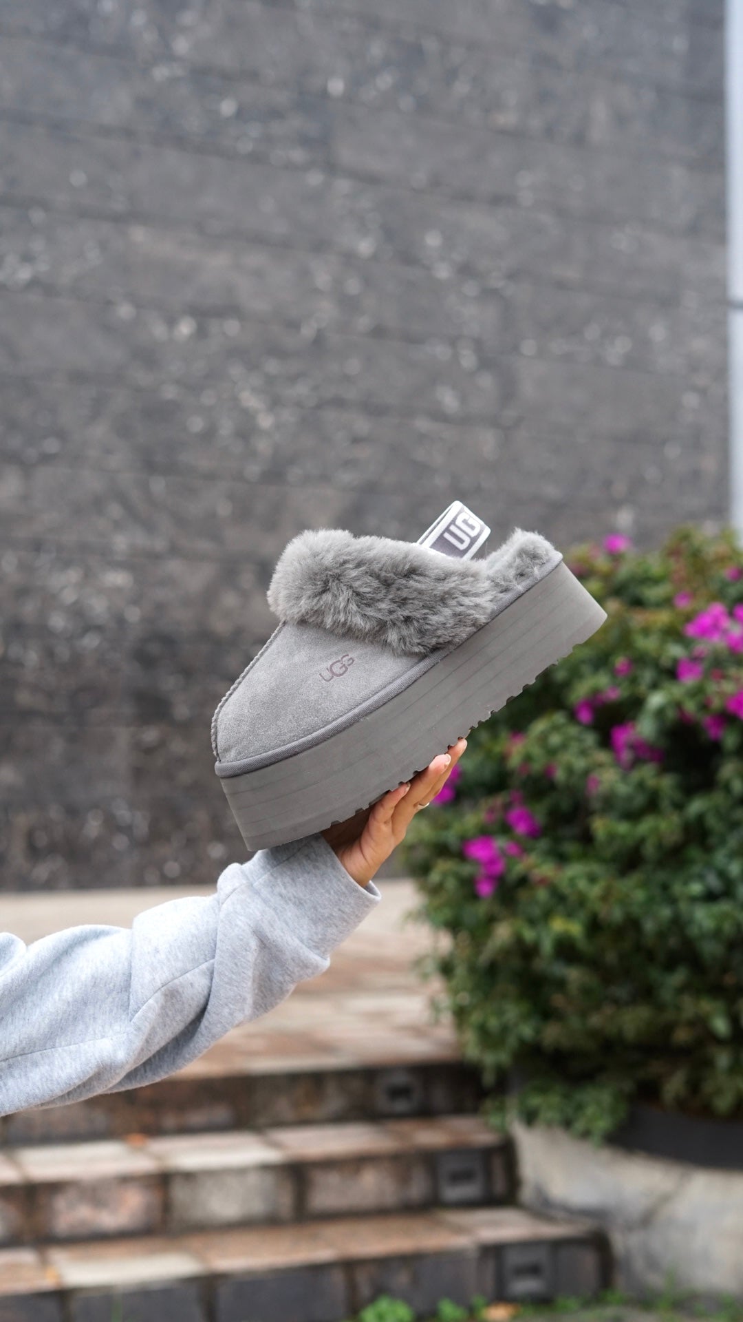 UGG goldenstar clog gris