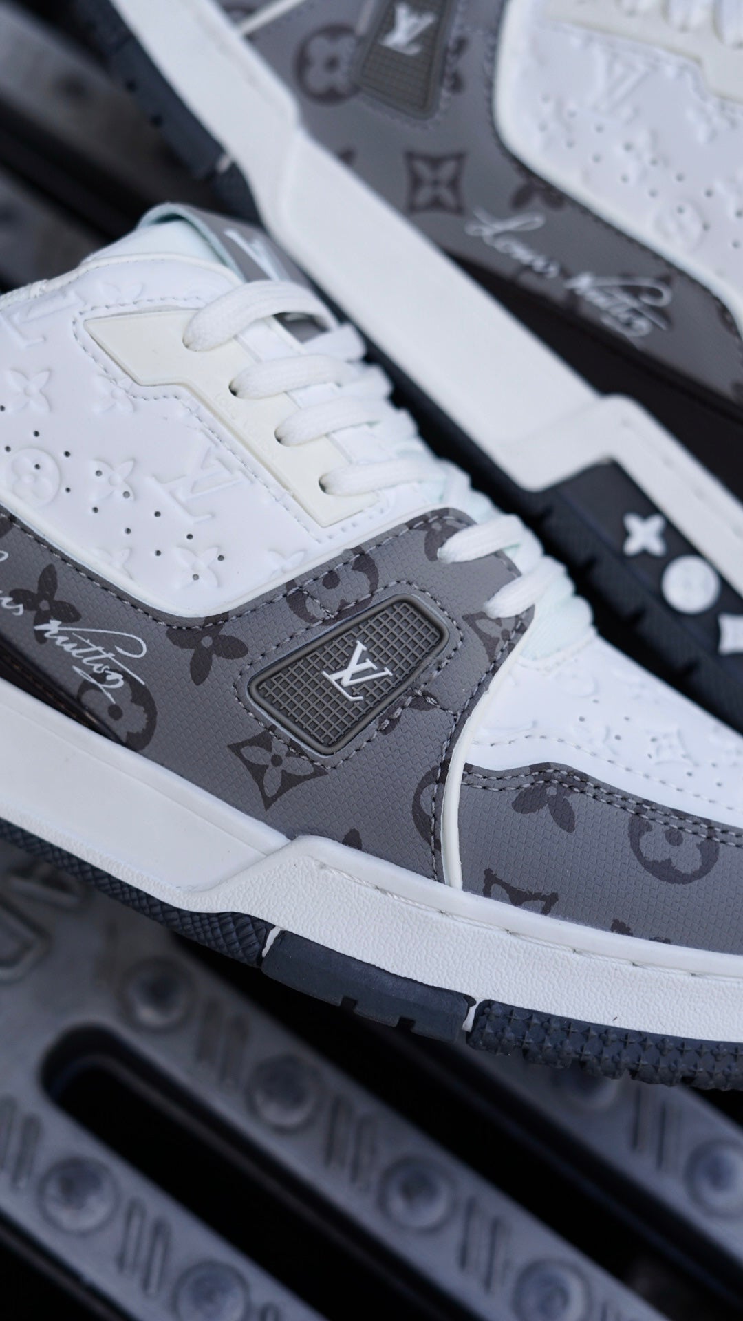 Louis vuitton trainer gris blanco