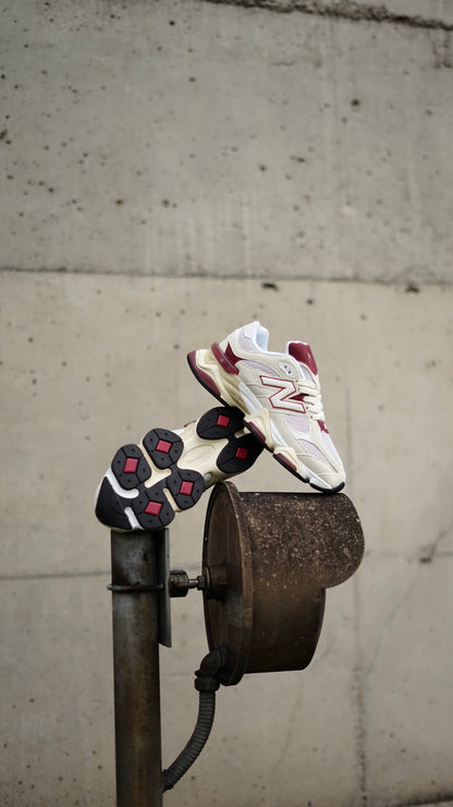 New Balance 9060 Vinotinto