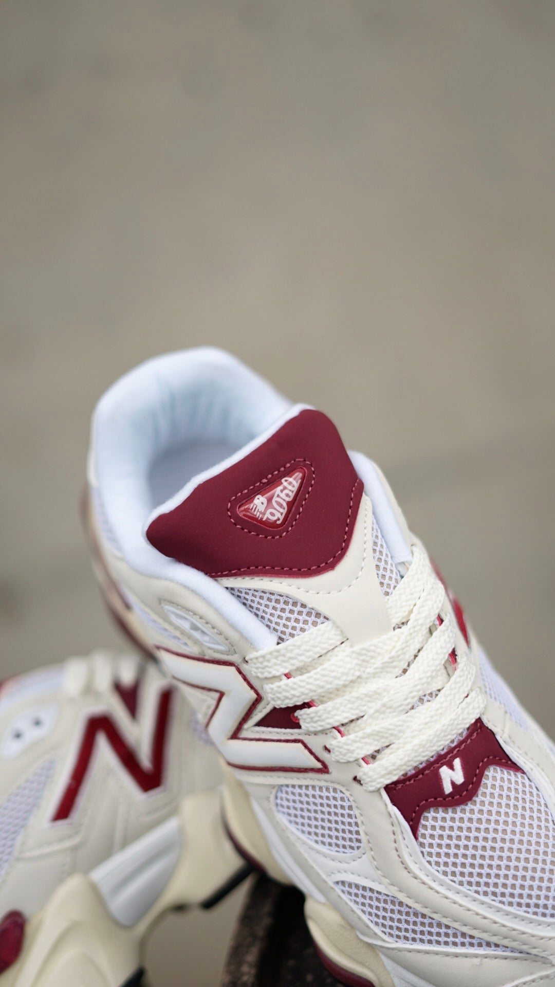 New Balance 9060 Vinotinto