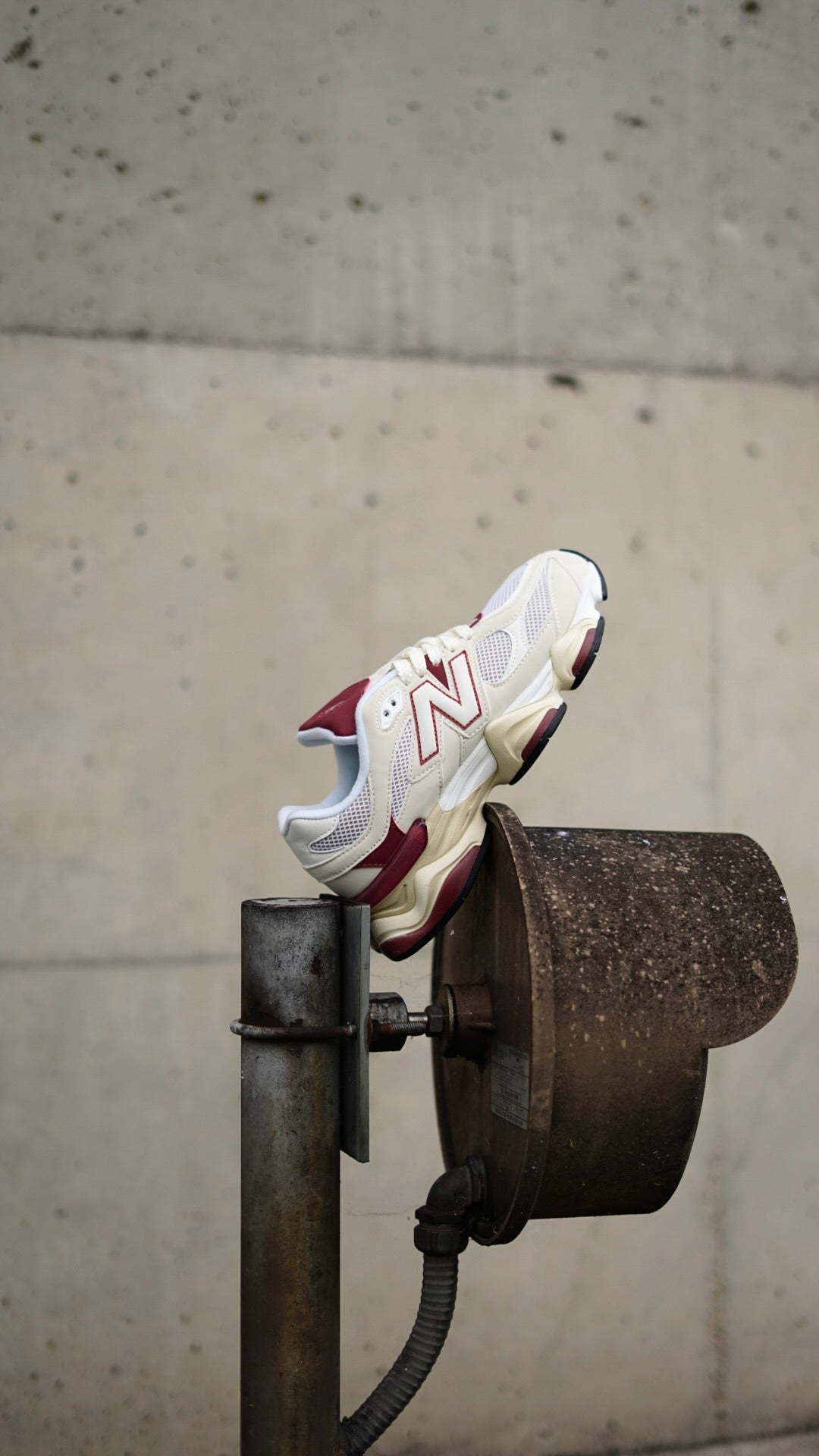 New Balance 9060 Vinotinto