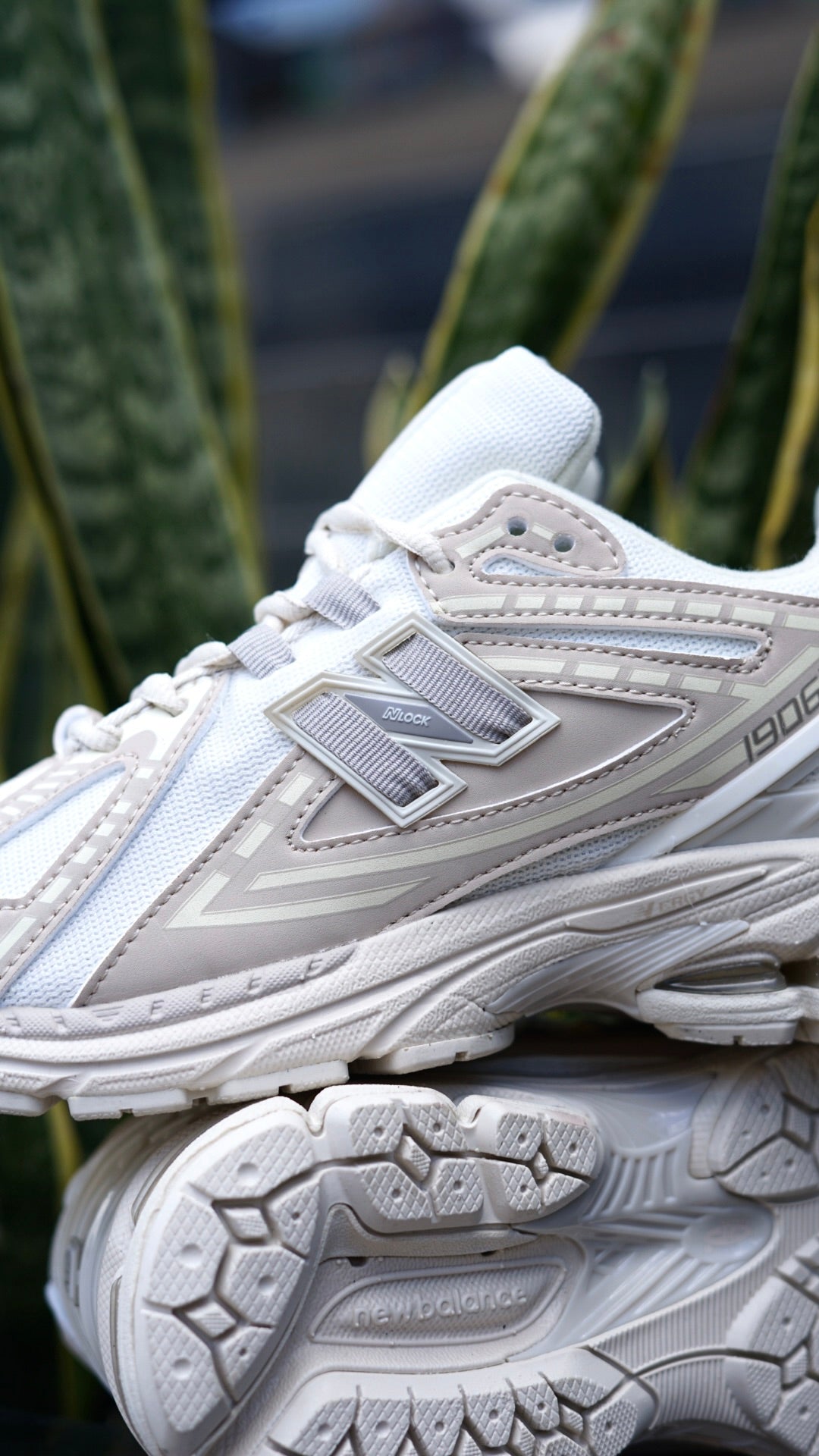 New balance 1906R beige