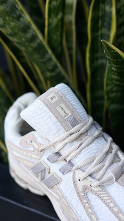 New balance 1906R beige