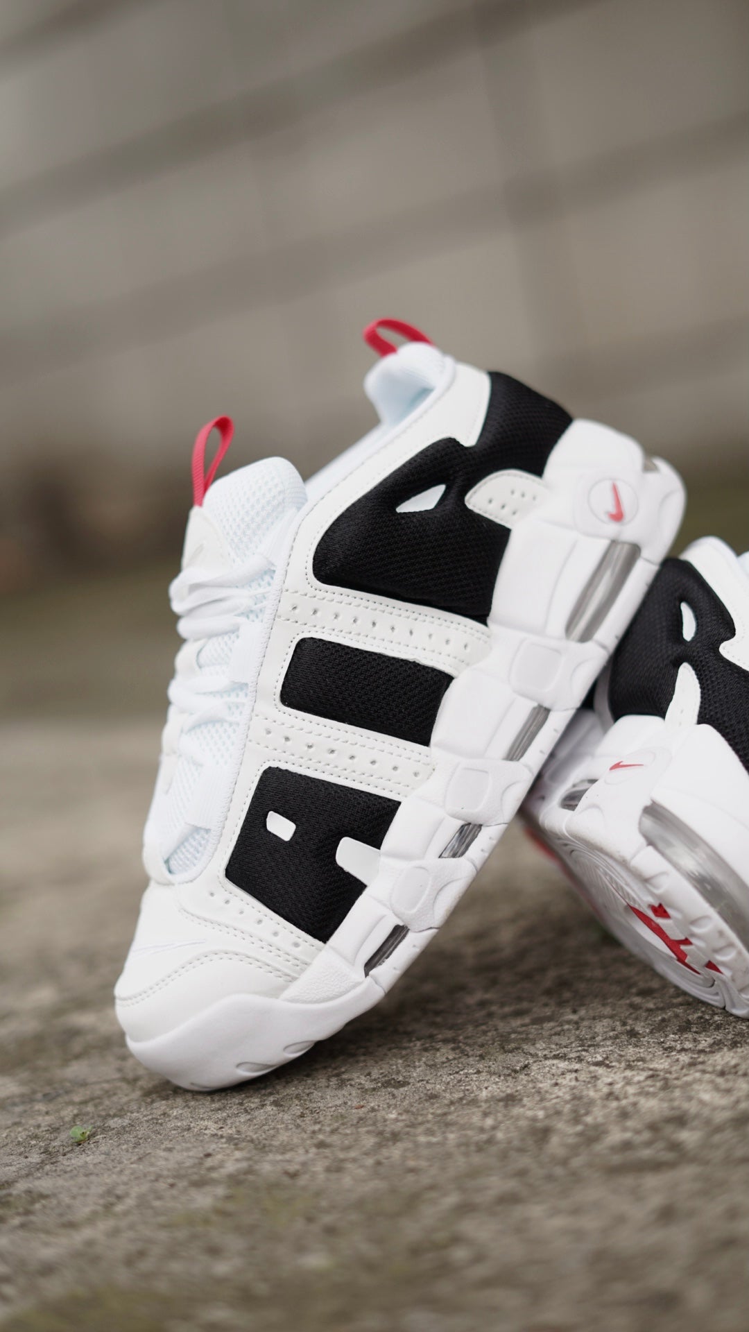 Air More Uptempo Blanco-Negro