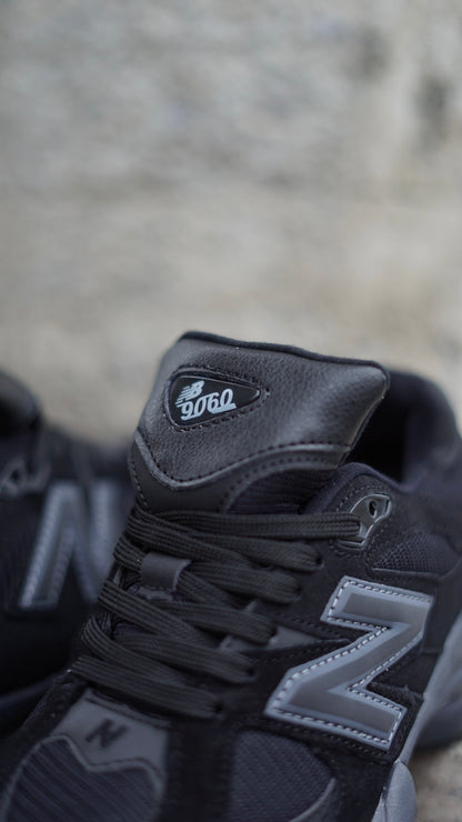 New Balance 9060 Negra