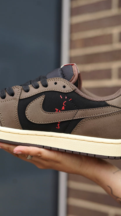 Jordan low travis cafe con negro