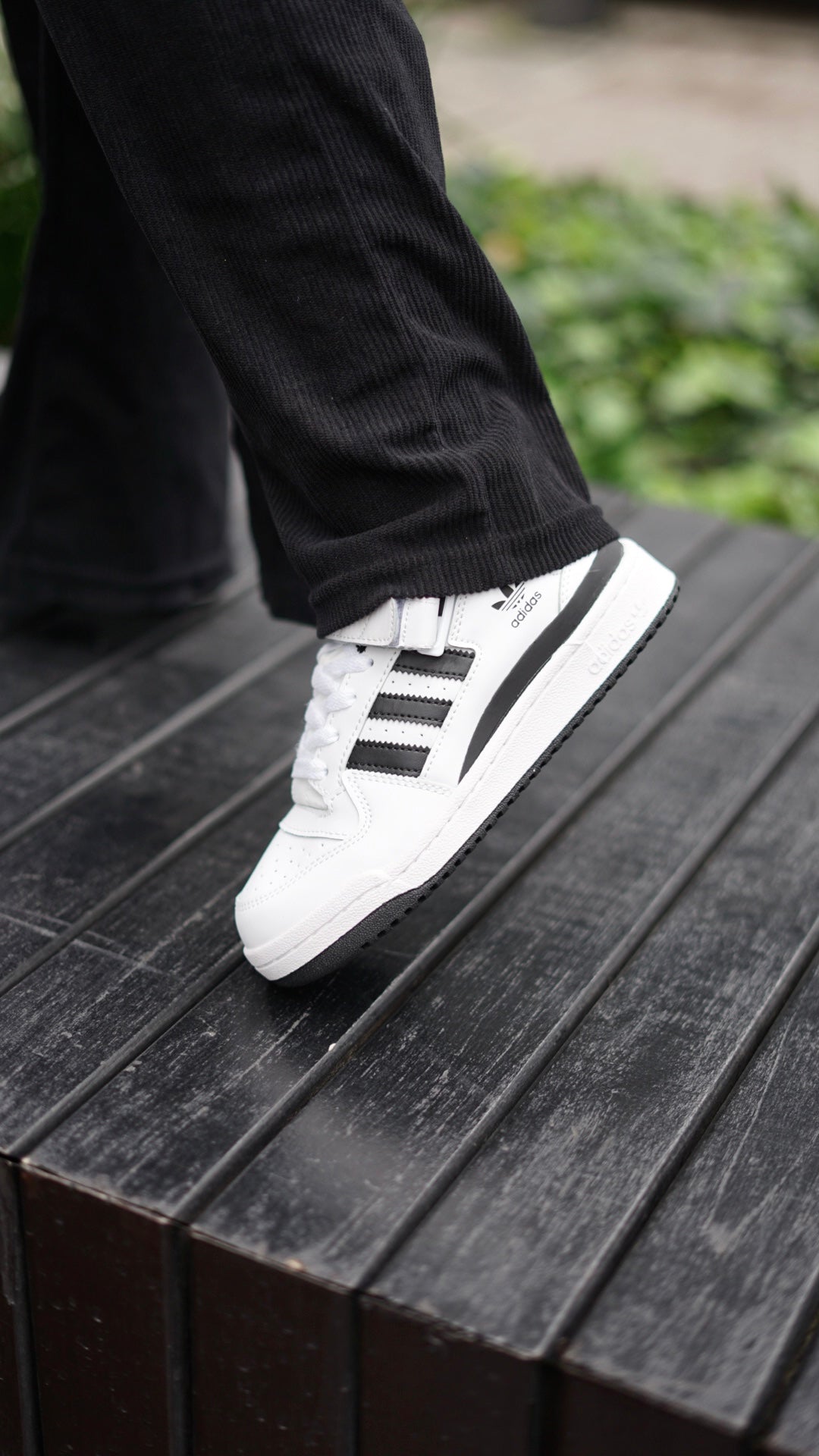 Forum Low Blanco - Negro