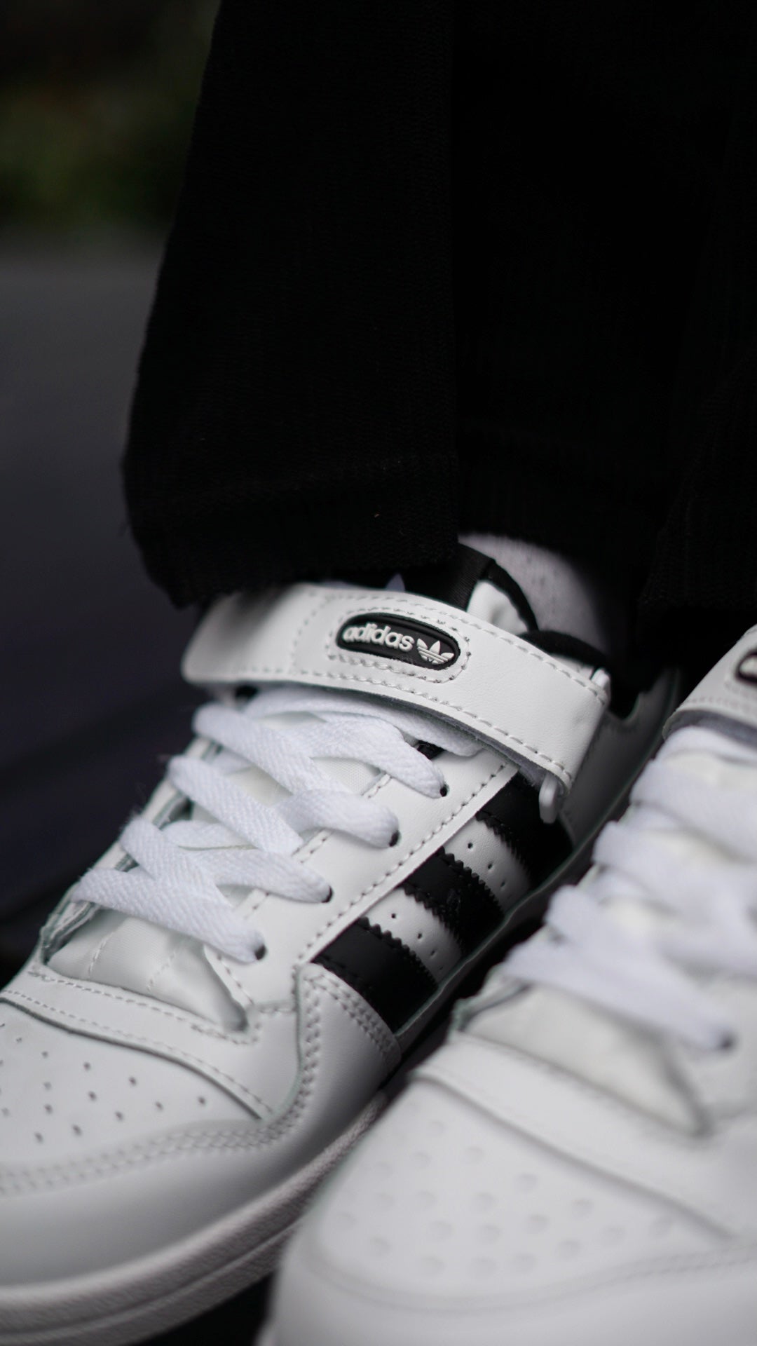 Forum Low Blanco - Negro